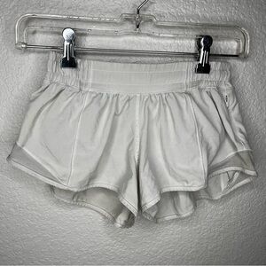 Lululemon Hotty Hot Women’s Bone White Lined‎ Shorts size 2